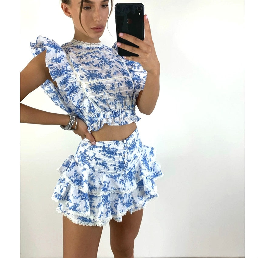 Sunday Set elastic waistband Cropped top with ruffle detail and cute r