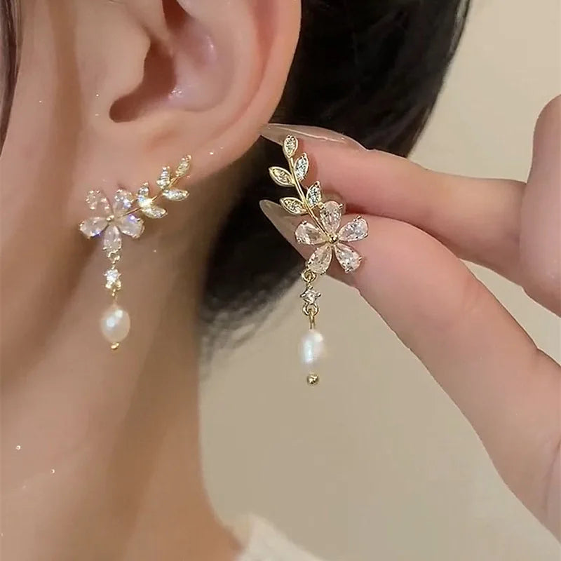 Korean Vintage Pearl Crystal Earrings For Women Jewelry High-class Luxury Zircon Flower Butterfly Leaf Women's Stud Earrings-Dollar Bargains Online Shopping Australia