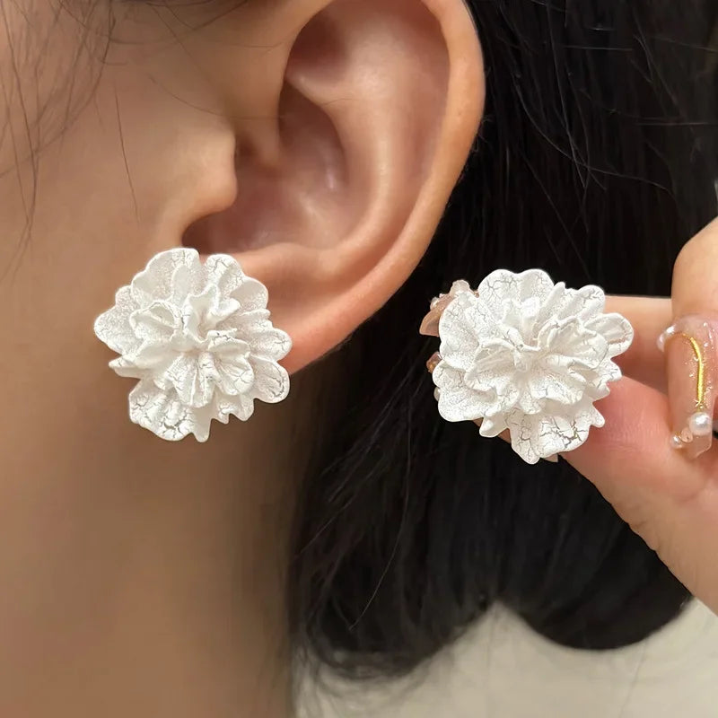 Big White Flowers Stud Earrings for Women Personality Fashion Unique Design bijoux Wedding Jewelry-Dollar Bargains Online Shopping Australia