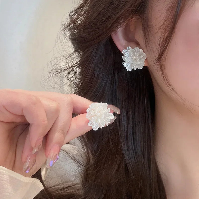 Big White Flowers Stud Earrings for Women Personality Fashion Unique Design bijoux Wedding Jewelry-Dollar Bargains Online Shopping Australia