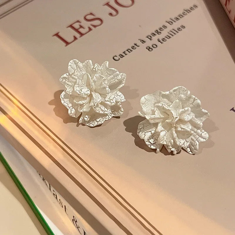 Big White Flowers Stud Earrings for Women Personality Fashion Unique Design bijoux Wedding Jewelry-Dollar Bargains Online Shopping Australia